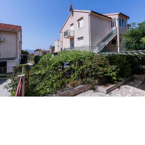 Apartments by the sea Komiza, Vis - 2447