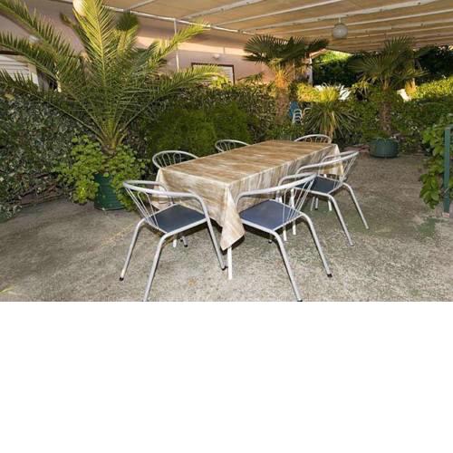 Apartments by the sea Makarska - 2630