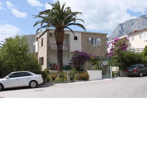 Apartments by the sea Makarska - 6882