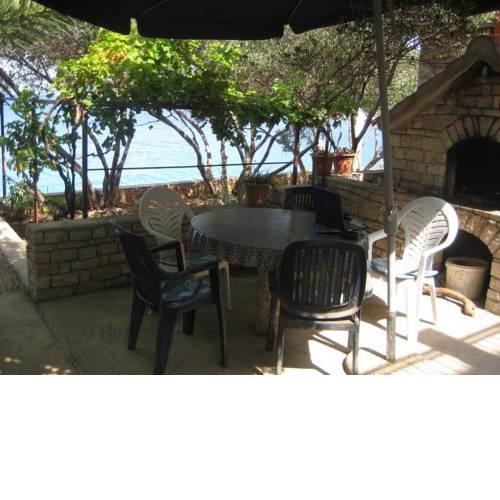 Apartments by the sea Maslinica, Solta - 774