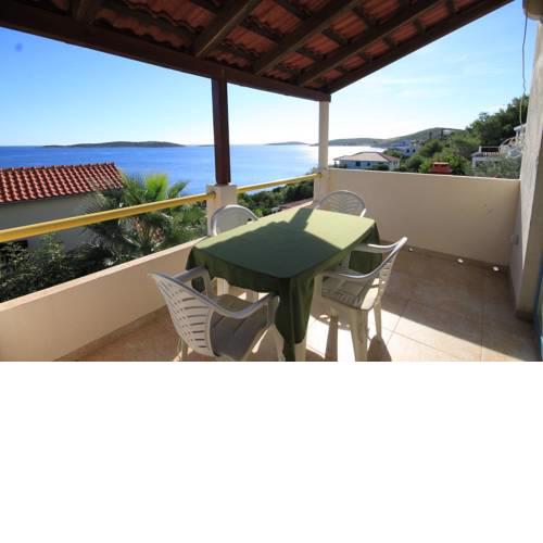 Apartments by the sea Milna, Vis - 8942