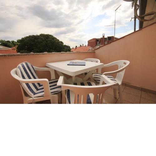Apartments by the sea Novigrad - 3349
