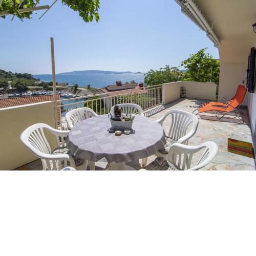 Apartments by the sea Okrug Donji, Ciovo - 15655