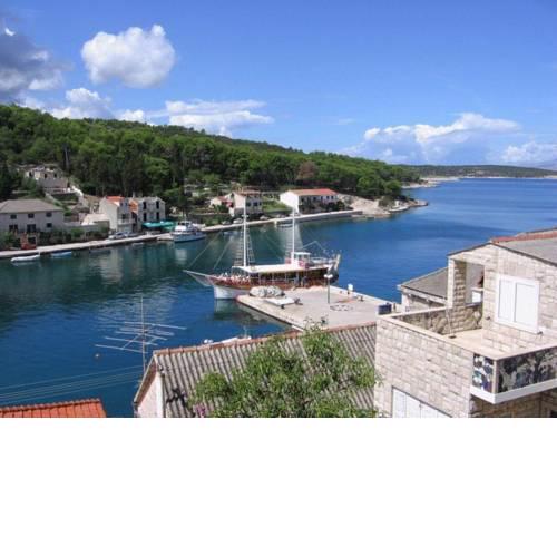 Apartments by the sea Povlja, Brac - 12352