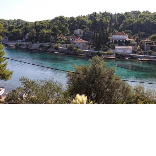 Apartments by the sea Rogac, Solta - 5166