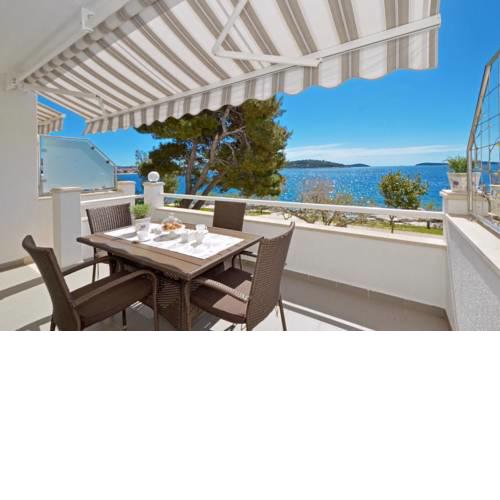 Apartments by the sea Rogoznica - 15249