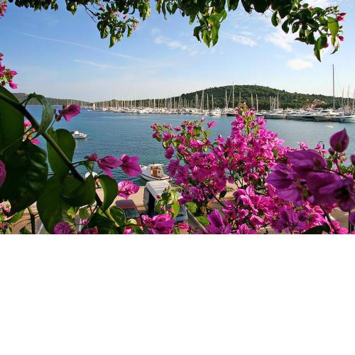 Apartments by the sea Rogoznica - 18746