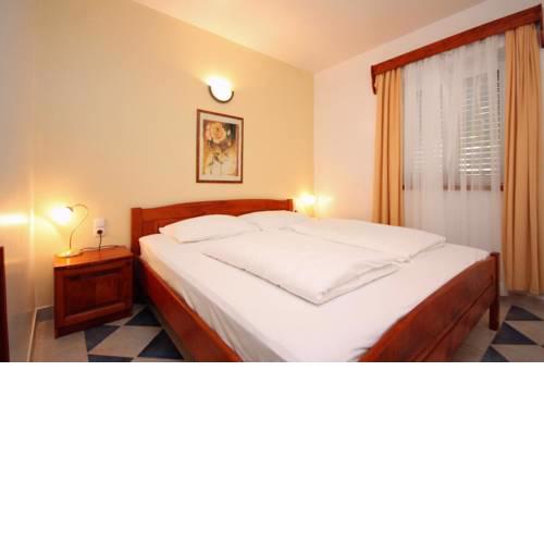 Apartments by the sea Rogoznica - 3197
