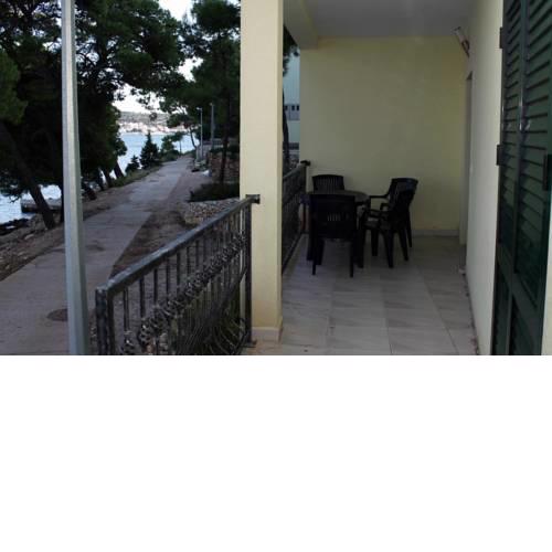 Apartments by the sea Rogoznica - 3198