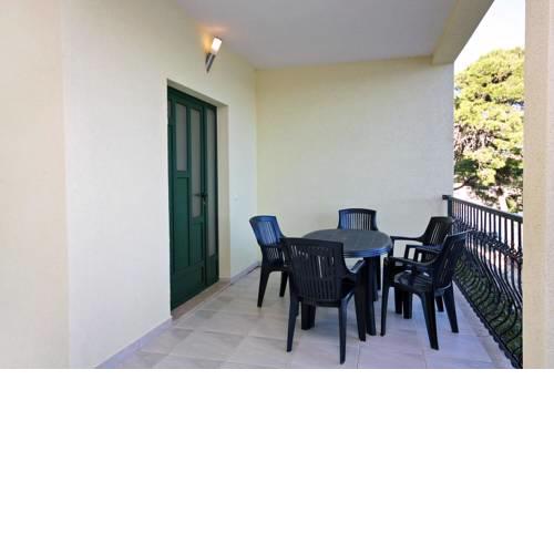 Apartments by the sea Rogoznica - 3199