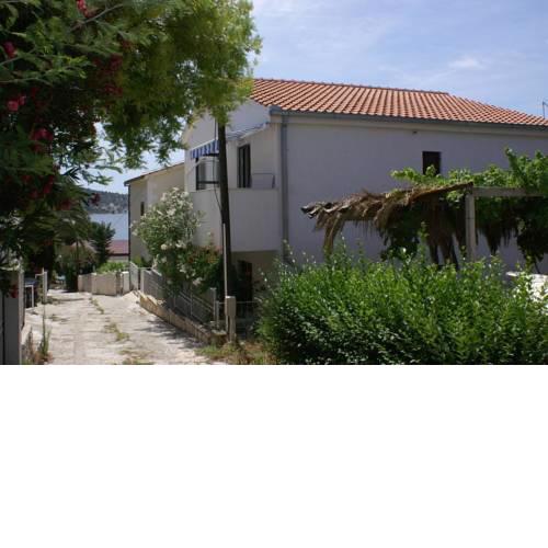 Apartments by the sea Rogoznica - 4188