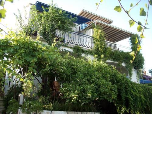 Apartments by the sea Seget Vranjica, Trogir - 2037