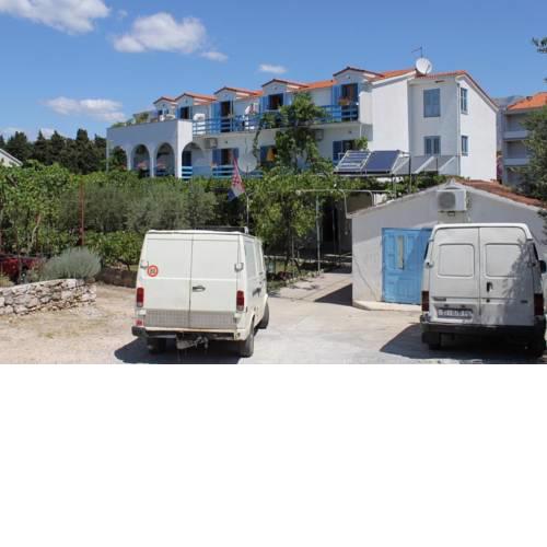 Apartments by the sea Sucuraj, Hvar - 3589
