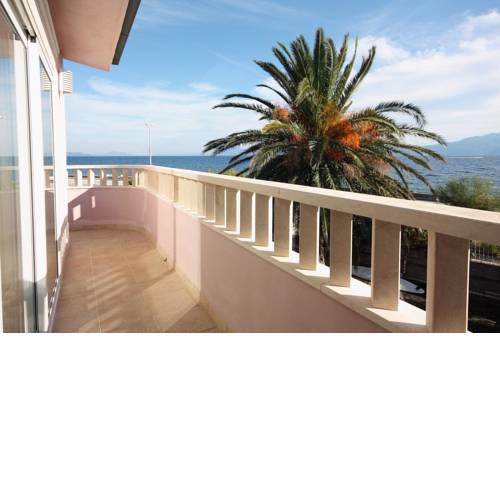 Apartments by the sea Sucuraj, Hvar - 5680