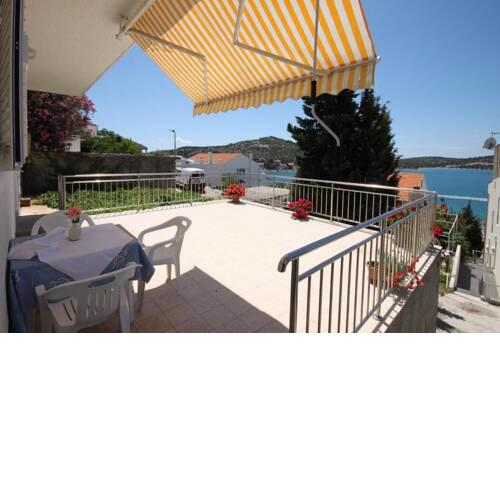 Apartments by the sea Tisno, Murter - 5130