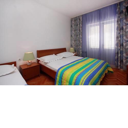 Apartments by the sea Tucepi, Makarska - 2666