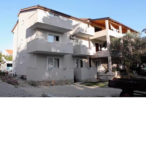 Apartments by the sea Turanj, Biograd - 852