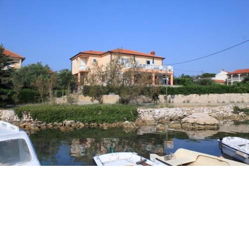Apartments by the sea Ugljan - 829