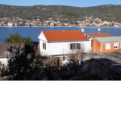 Apartments by the sea Vinisce, Trogir - 5982