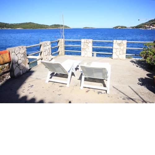 Apartments by the sea Vis - 8885