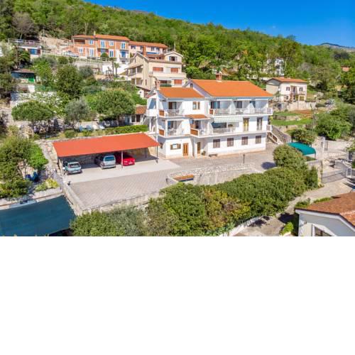 Apartments Davor