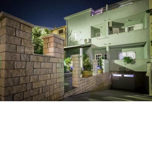 Apartments Ester