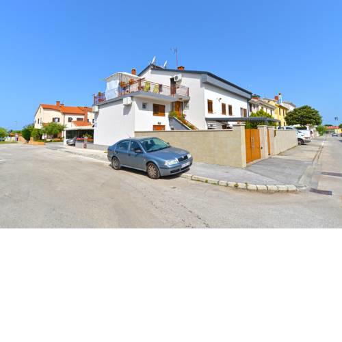 Apartments Fazana 765
