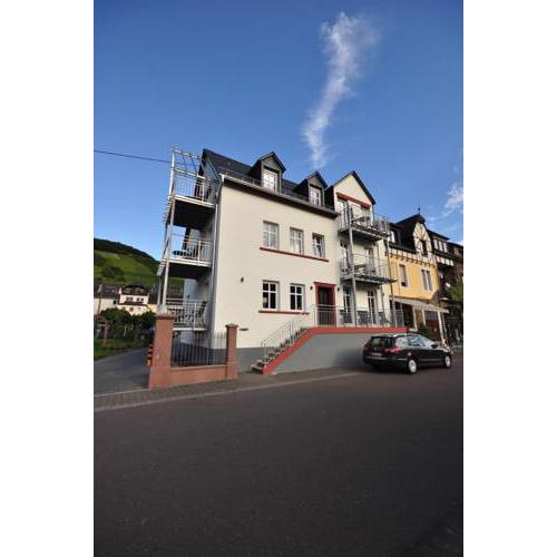 Apartments / Ferienwohnungen Moseluferstrasse