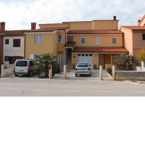 Apartments for families with children Stinjan, Pula - 7423