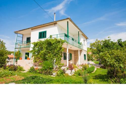 Apartments Grubisin