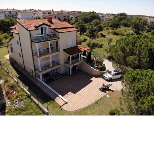Apartments house Tomic for max 22 persons Maj Poreč