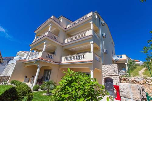 Apartments in Crikvenica 5367D