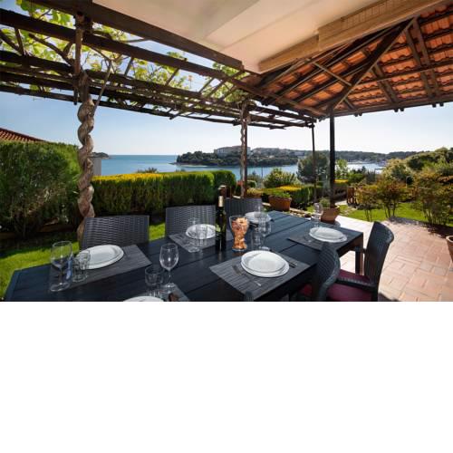 Apartments Irenne Sea View