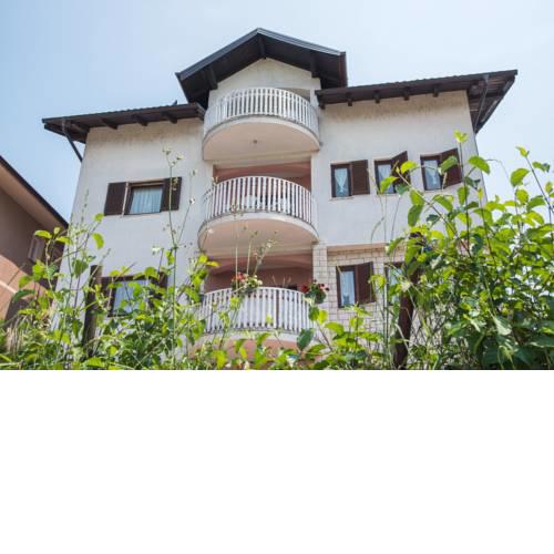 Apartments Jela