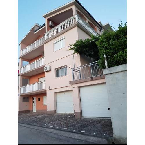Apartments Jurišić
