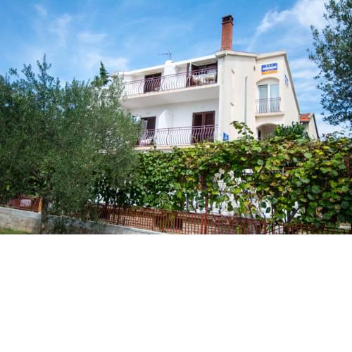 Apartments Klovica III