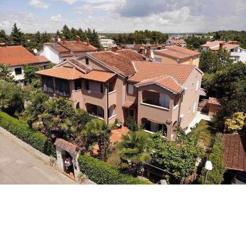 Apartments Leonard - green garden
