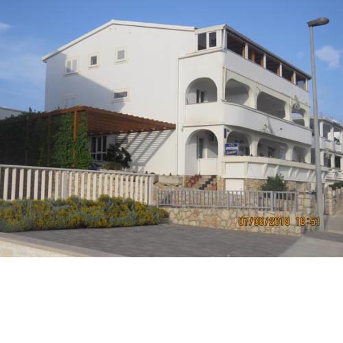 Apartments Loncar-near Zrće beach