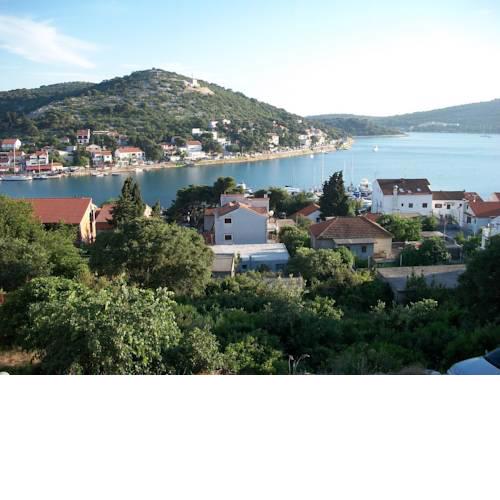 Apartments Luka