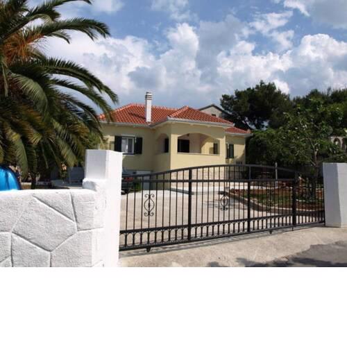 Apartments Marina