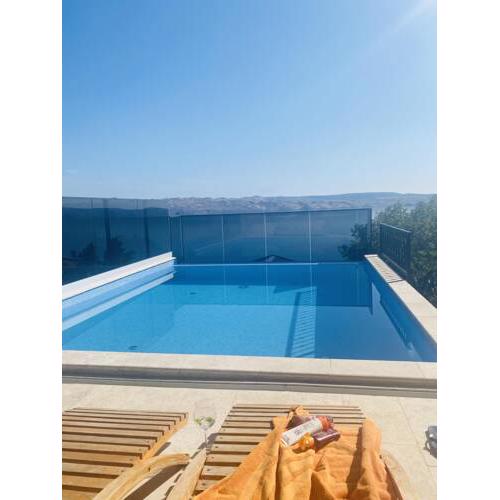 Apartments Matea with Pool and sea view
