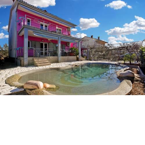 Apartments Pink 1785