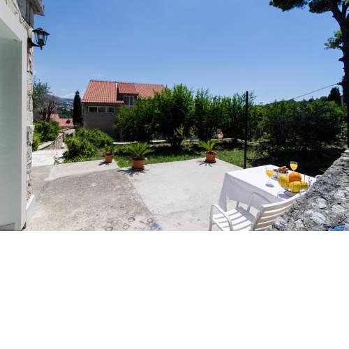 Apartments & Rooms Tapera