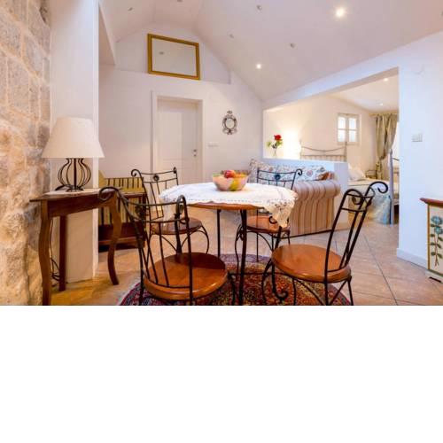 Apartments Saraka