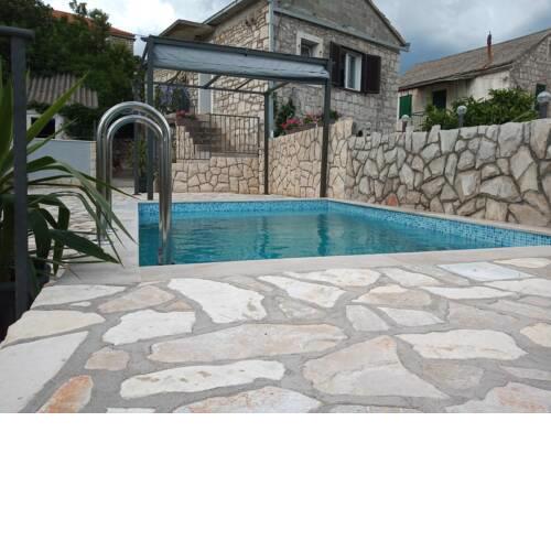 Apartments Tomina