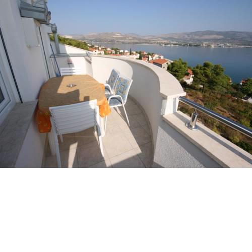 Apartments with a parking space Arbanija, Ciovo - 4646