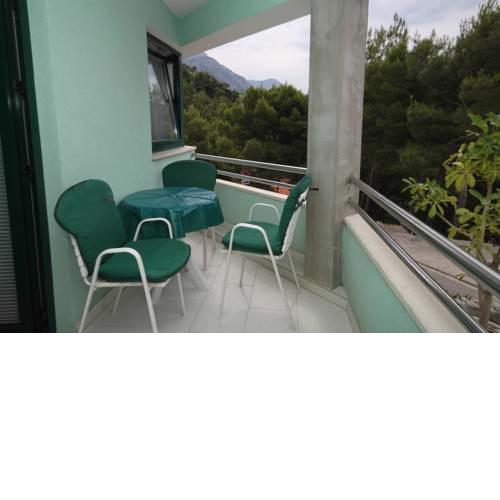 Apartments with a parking space Brela, Makarska - 6907