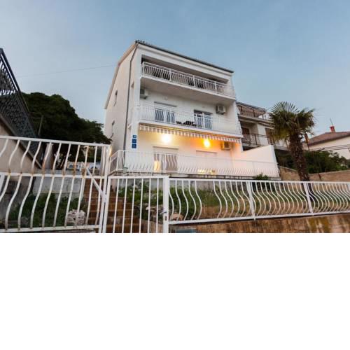 Apartments with a parking space Crikvenica - 16788