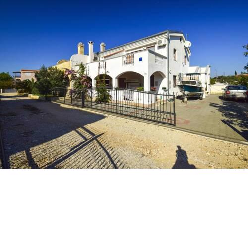 Apartments with a parking space Drage, Biograd - 17392