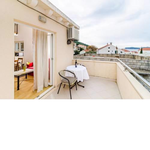 Apartments with a parking space Dubrovnik - 17040